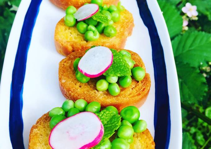 Simple Way to Make Quick Pea and Mint bruschetta