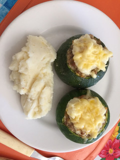 Una foto de Zapallitos rellenos de carne