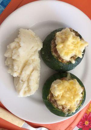 Una foto de Zapallitos rellenos de carne