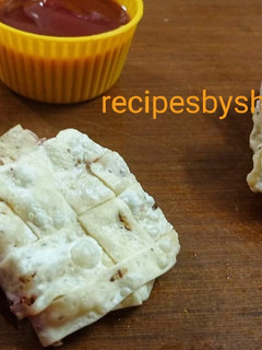 पापड़ के वेजिटेबल मेट समोसे (papad ke vegetable mat samose recipe in Hindi) रेसिपी मुख्य फोटो