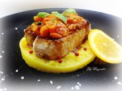 Una foto di pesce spada al forno
