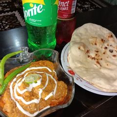 A picture of Butter chicken 🍗.