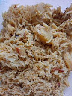 A picture of Aloo ki akni.
