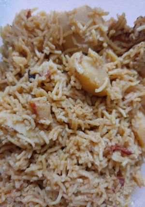A picture of Aloo ki akni.