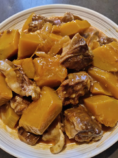 A picture of Beef Casserole with Squash.