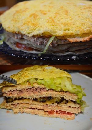 Una foto de Torre de Panqueques de Avena Casero con Atún y Berenjena (Sin Harina)