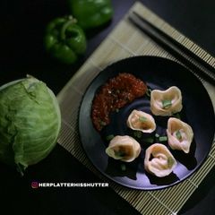 A picture of Vegetable  Momos.