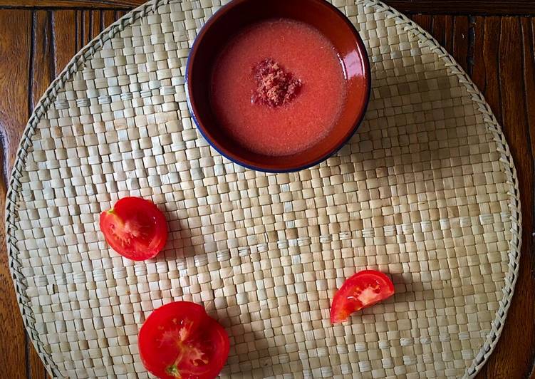 Sopa de pa amb tomàquet i pernil (Sopa de pan con tomate y jamón)