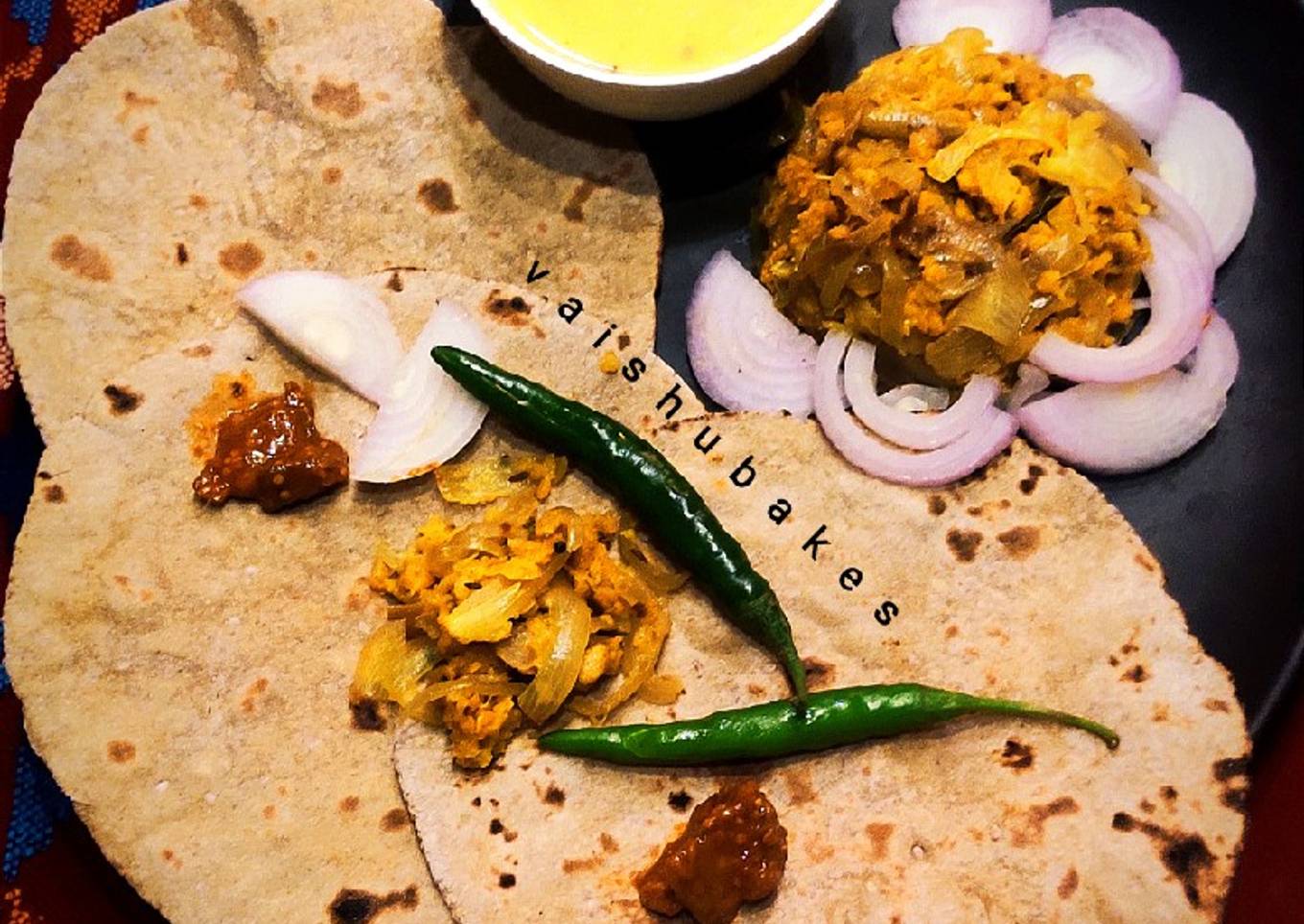 Maharashtrian Lunch Zunka Bhakri