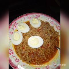 A picture of Spicy indomie with egg.