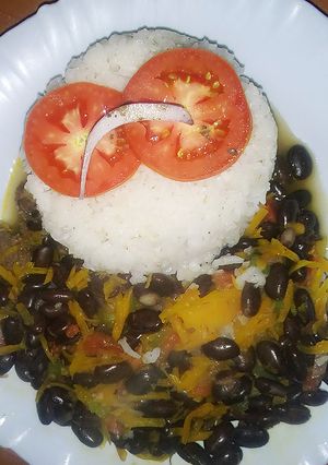 A picture of Rice with Njahi beef.
