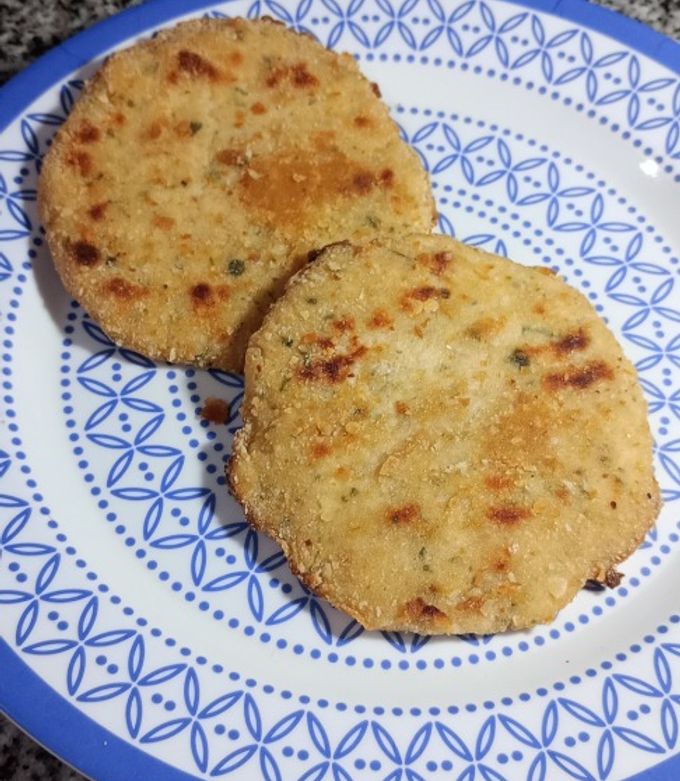 Una foto de Nuggets y burger de pollo caseras