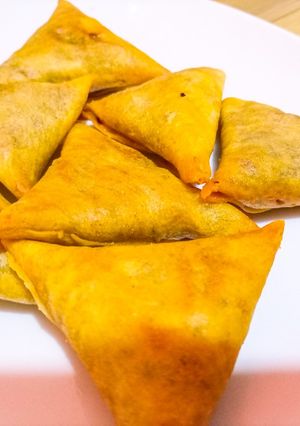 A picture of Samosas.