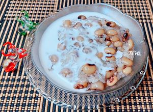 Hình của món CHÈ đậu trắng.