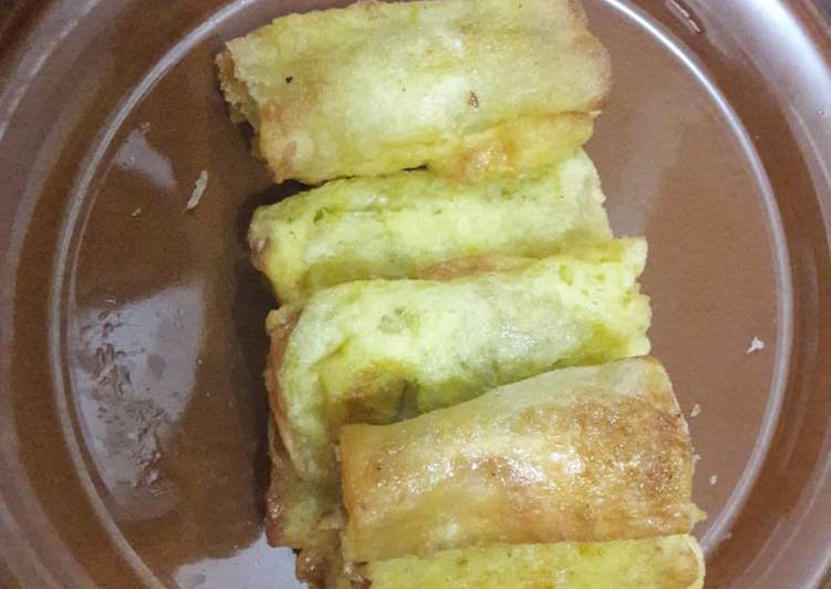 6. Roti goreng isi selai pisang