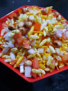 झाल मुरी (jhalmuri recipe in hindi) रेसिपी मुख्य फोटो