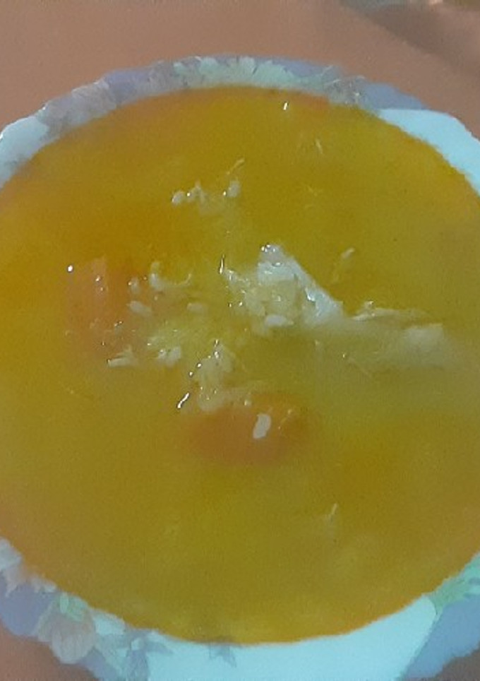 Una foto de Sopa de verduras, pollo y arroz