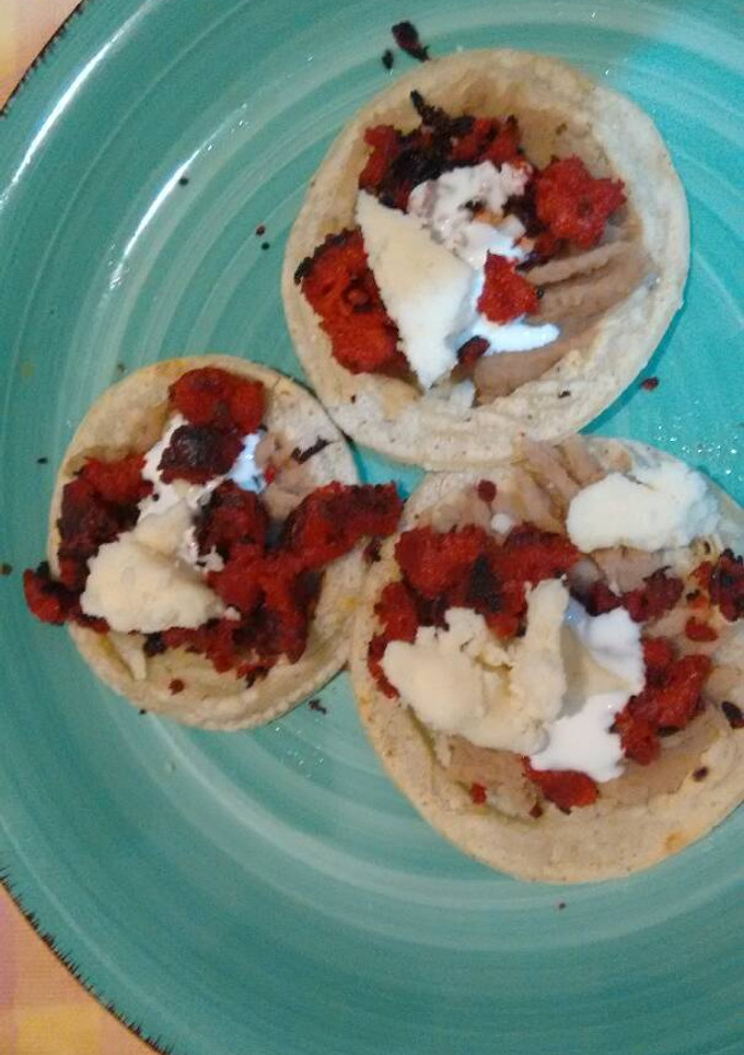 Una foto de Sopes de chorizo. ॐ