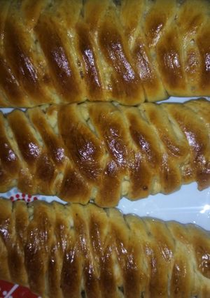 A picture of Chicken Bread.