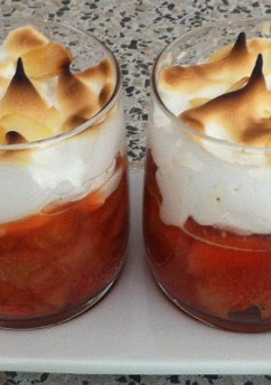 Une photo de Verrine Rhubarbe Meringuée