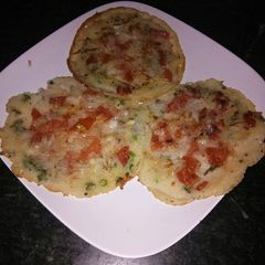 A picture of Onion uttapam.