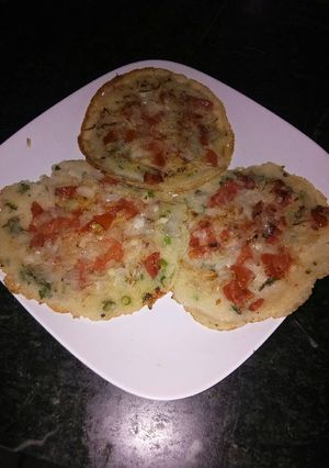 A picture of Onion uttapam.