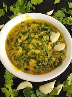 મેથી નું લોટ વાળું શાક (Methi Besan Shak Recipe In Gujarati) રેસીપી મુખ્ય ફોટો