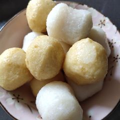 A picture of Boiled Fish Ball and Squid Balls.