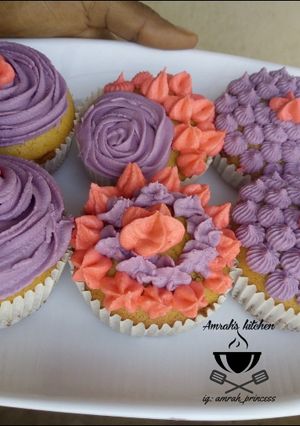 A picture of Glazed buttered icing cup cake.