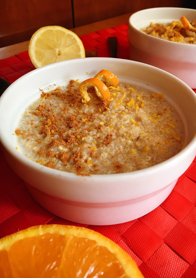 Una foto de Quinoa con leche