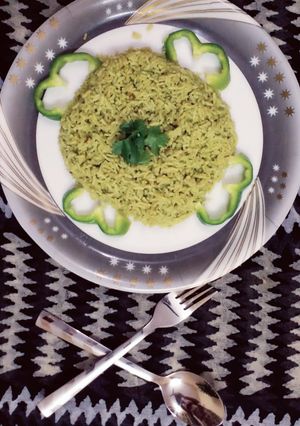 मेक्सिकन  ग्रीन राइस (mexican green rice recipe in Hindi) रेसिपी मुख्य फोटो