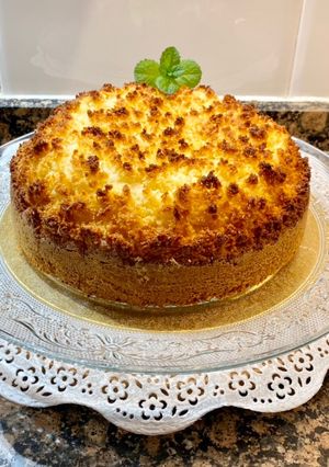 Una foto de Pastel con cobertura crujiente de coco