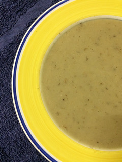 Una foto de Súper Sopa de cebolla con tomillo 🌿