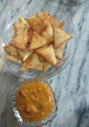 A picture of Chutney wale Samose.