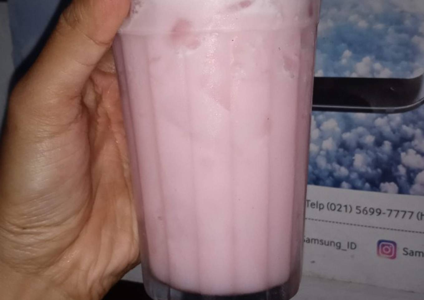 Strawberry Yakult Smoothies