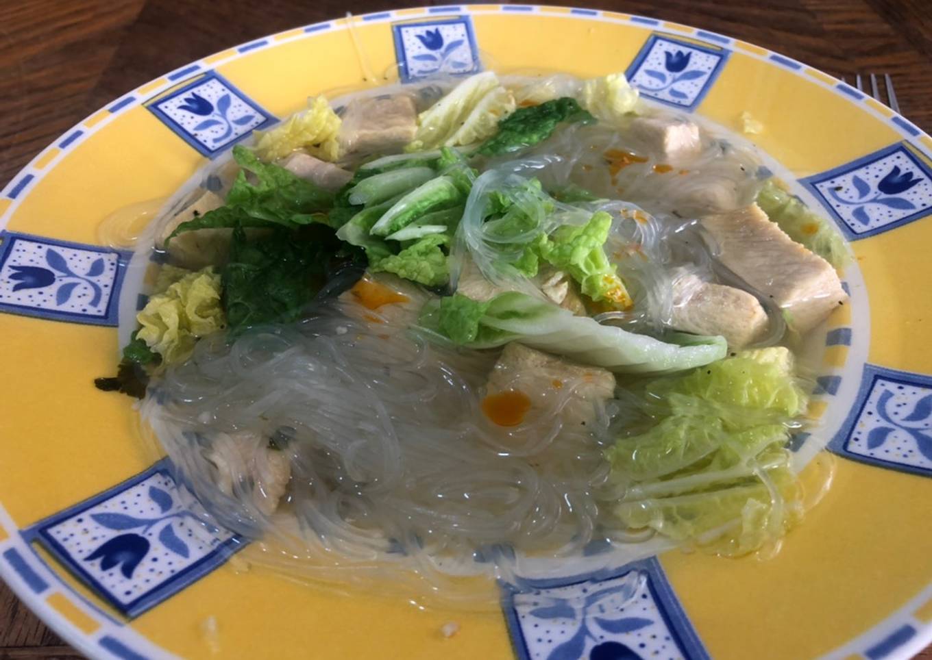 Caldo de fideo chino al estilo sonorense