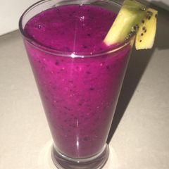 A picture of Kiwi Red Dragon juice.
