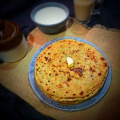 Radish (Mooli) stuffed paratha A picture of Radish (Mooli) stuffed paratha.