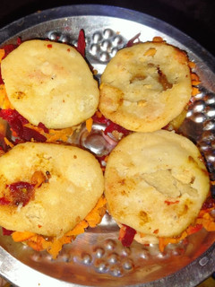 தட்டு வடை செட் (Thattu vadai set recipe in tamil) செய்முறை முக்கிய புகைப்படம்