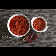 A picture of Schezwan Sauce.