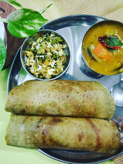 મુંગદાલ ઢોસા (Super Healthy Moongdal dosa recipe in gujarati) રેસીપી મુખ્ય ફોટો