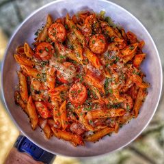 A picture of Spicy chilli sausage pasta bake.