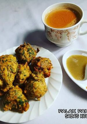 पालक के पकोड़े (palak ke pakode recipe in hindi) रेसिपी मुख्य फोटो