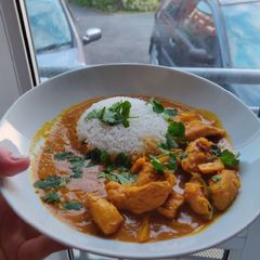 A picture of Spicy Chicken & Coconut Curry.