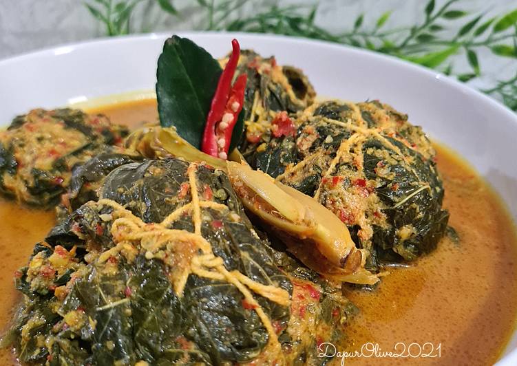 Mudah Cepat Memasak Buntil Daun Singkong isi Telur Ala Rumahan