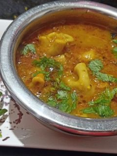 राजस्थानी दाल ढोकली(rajasthani daal dhokli recipe in hindi) रेसिपी मुख्य फोटो