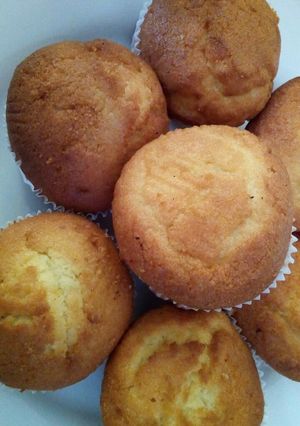 A picture of Lemon Queens Cakes.