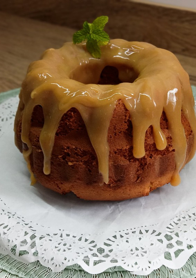 Una foto de Bundt cake de turrón de Jijona (Bizcocho)