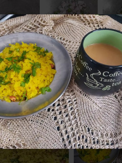 કાંદા પોહા (Kanda Poha Recipe In Gujarati) રેસીપી મુખ્ય ફોટો