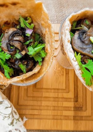 A picture of Italian Chinese-Garlic Mushrooms.